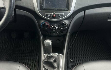 Hyundai Solaris II рестайлинг, 2013 год, 850 000 рублей, 11 фотография