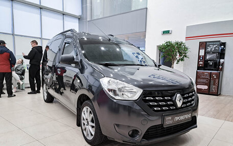 Renault Dokker, 2018 год, 962 000 рублей, 3 фотография