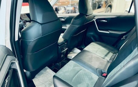 Toyota RAV4, 2025 год, 4 050 000 рублей, 7 фотография