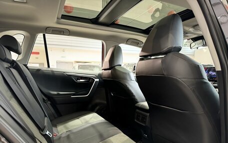 Toyota RAV4, 2025 год, 4 600 000 рублей, 6 фотография