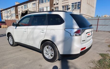 Mitsubishi Outlander III рестайлинг 3, 2013 год, 1 270 000 рублей, 4 фотография
