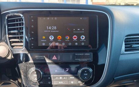 Mitsubishi Outlander III рестайлинг 3, 2013 год, 1 270 000 рублей, 10 фотография