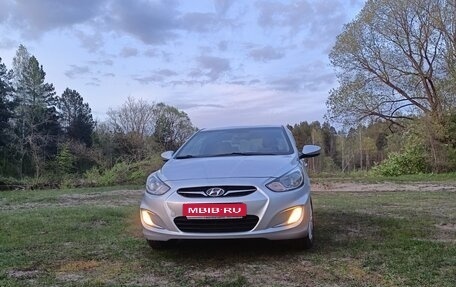 Hyundai Solaris II рестайлинг, 2011 год, 545 000 рублей, 1 фотография