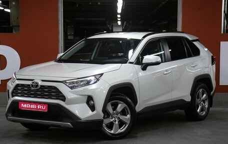 Toyota RAV4, 2021 год, 2 998 000 рублей, 1 фотография