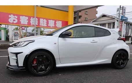 Toyota Yaris, 2022 год, 2 250 007 рублей, 6 фотография