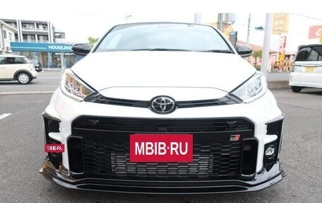 Toyota Yaris, 2022 год, 2 250 007 рублей, 7 фотография