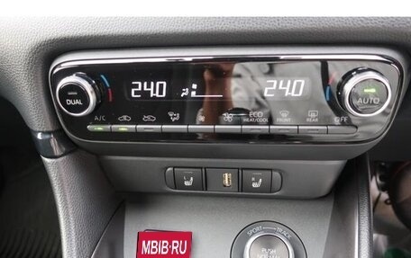 Toyota Yaris, 2022 год, 2 250 007 рублей, 20 фотография