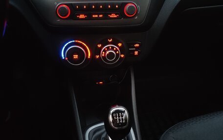 KIA Rio III рестайлинг, 2014 год, 950 000 рублей, 18 фотография