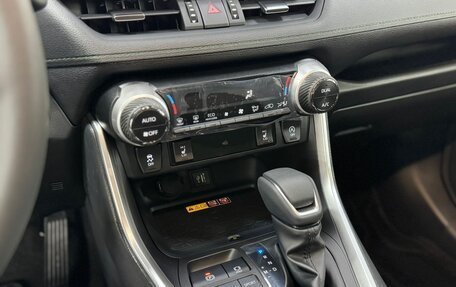 Toyota RAV4, 2025 год, 4 390 000 рублей, 11 фотография