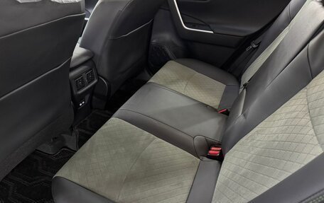 Toyota RAV4, 2025 год, 4 390 000 рублей, 18 фотография