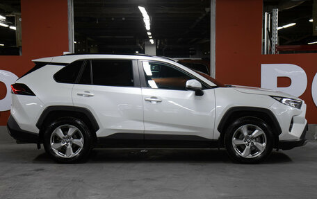 Toyota RAV4, 2021 год, 2 998 000 рублей, 4 фотография