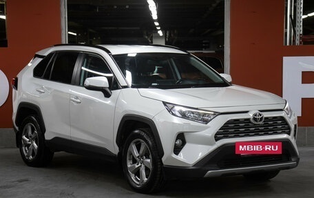 Toyota RAV4, 2021 год, 2 998 000 рублей, 3 фотография