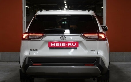 Toyota RAV4, 2021 год, 2 998 000 рублей, 6 фотография