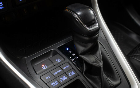 Toyota RAV4, 2021 год, 2 998 000 рублей, 17 фотография