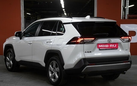 Toyota RAV4, 2021 год, 2 998 000 рублей, 7 фотография