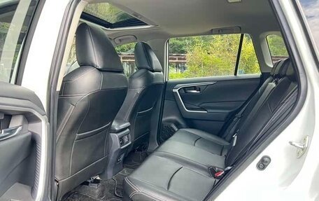 Toyota RAV4, 2021 год, 2 376 000 рублей, 7 фотография
