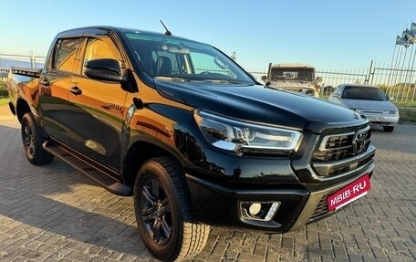 Toyota Hilux VIII, 2022 год, 5 200 000 рублей, 2 фотография