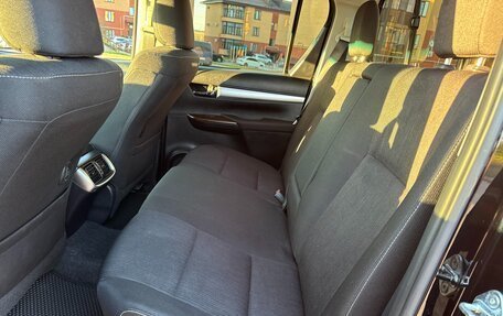 Toyota Hilux VIII, 2022 год, 5 200 000 рублей, 18 фотография