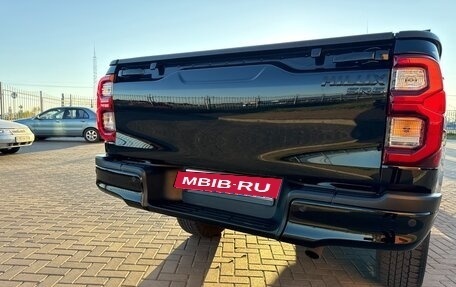 Toyota Hilux VIII, 2022 год, 5 200 000 рублей, 10 фотография