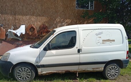 Peugeot Partner II рестайлинг 2, 2010 год, 300 000 рублей, 1 фотография