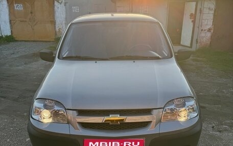 Chevrolet Niva I рестайлинг, 2011 год, 650 000 рублей, 1 фотография