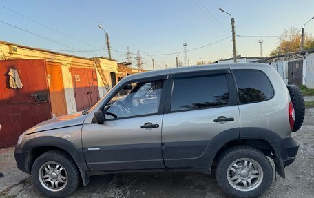 Chevrolet Niva I рестайлинг, 2011 год, 650 000 рублей, 4 фотография