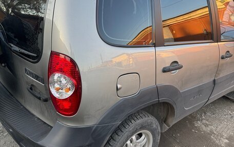Chevrolet Niva I рестайлинг, 2011 год, 650 000 рублей, 16 фотография