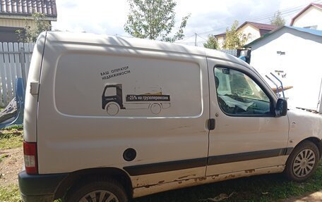 Peugeot Partner II рестайлинг 2, 2010 год, 300 000 рублей, 3 фотография