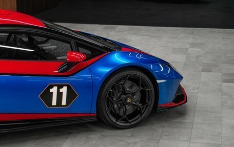 Lamborghini Huracán, 2020 год, 33 500 000 рублей, 13 фотография