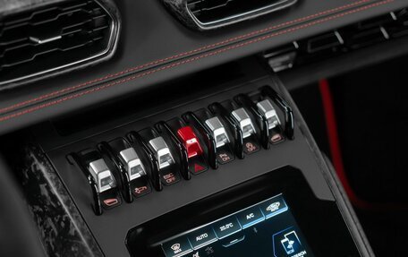 Lamborghini Huracán, 2020 год, 33 500 000 рублей, 19 фотография