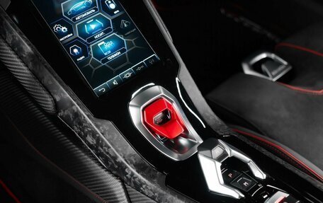 Lamborghini Huracán, 2020 год, 33 500 000 рублей, 17 фотография