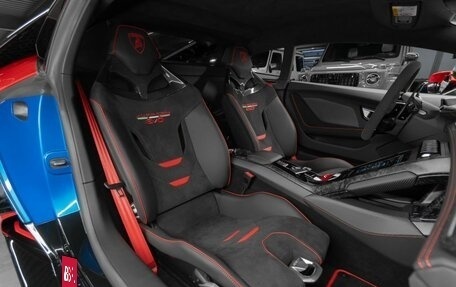 Lamborghini Huracán, 2020 год, 33 500 000 рублей, 25 фотография