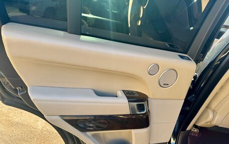 Land Rover Range Rover IV рестайлинг, 2015 год, 5 000 000 рублей, 30 фотография