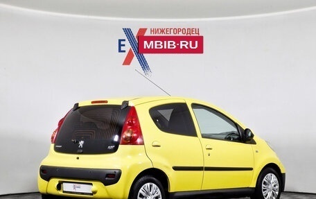 Peugeot 107 I рестайлинг, 2011 год, 369 000 рублей, 4 фотография