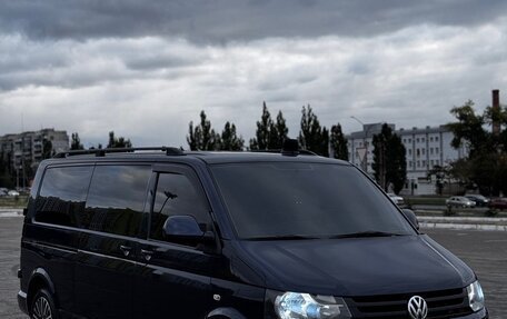 Volkswagen Caravelle T5, 2013 год, 1 850 000 рублей, 2 фотография