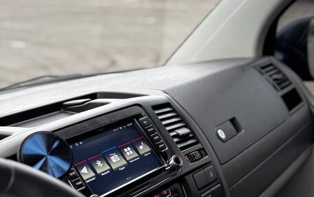 Volkswagen Caravelle T5, 2013 год, 1 850 000 рублей, 17 фотография
