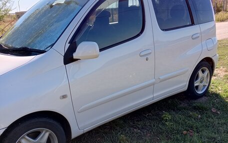 Toyota FunCargo, 2004 год, 620 000 рублей, 3 фотография