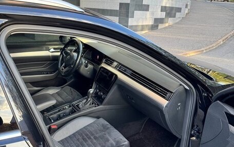 Volkswagen Passat B8 рестайлинг, 2019 год, 3 299 000 рублей, 33 фотография