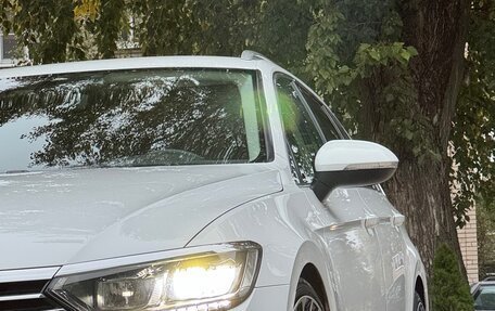 Volkswagen Passat B8 рестайлинг, 2018 год, 1 750 000 рублей, 2 фотография