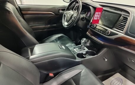 Toyota Highlander III, 2015 год, 2 700 000 рублей, 15 фотография