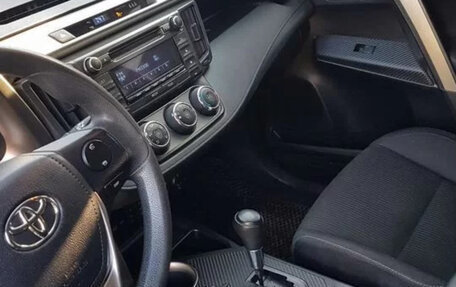 Toyota RAV4, 2015 год, 1 490 000 рублей, 6 фотография