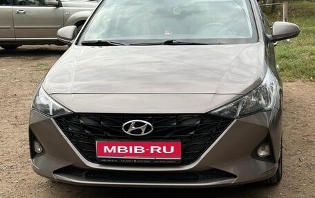 Hyundai Solaris II рестайлинг, 2022 год, 1 850 000 рублей, 1 фотография