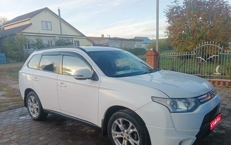 Mitsubishi Outlander III рестайлинг 3, 2013 год, 1 300 000 рублей, 1 фотография
