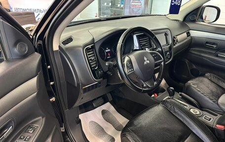 Mitsubishi Outlander III рестайлинг 3, 2014 год, 1 879 000 рублей, 10 фотография