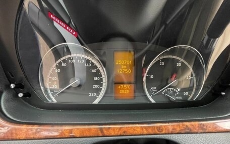 Mercedes-Benz Viano, 2013 год, 2 300 000 рублей, 14 фотография