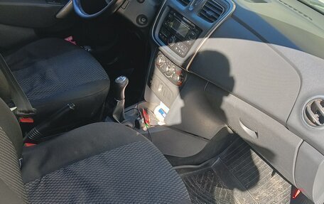 Renault Logan II, 2016 год, 420 000 рублей, 6 фотография