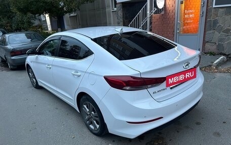 Hyundai Elantra VI рестайлинг, 2018 год, 1 800 000 рублей, 4 фотография