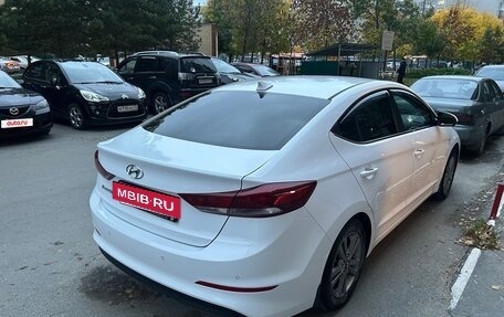 Hyundai Elantra VI рестайлинг, 2018 год, 1 800 000 рублей, 3 фотография
