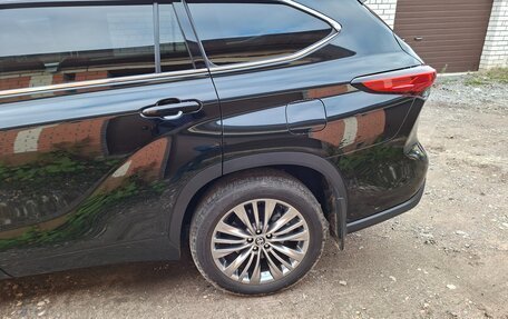 Toyota Highlander, 2025 год, 5 600 000 рублей, 2 фотография