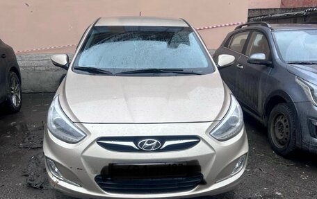 Hyundai Solaris II рестайлинг, 2013 год, 700 000 рублей, 1 фотография